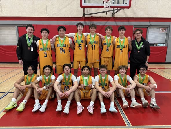 Sr. Boys win Bronze at Hoopla!